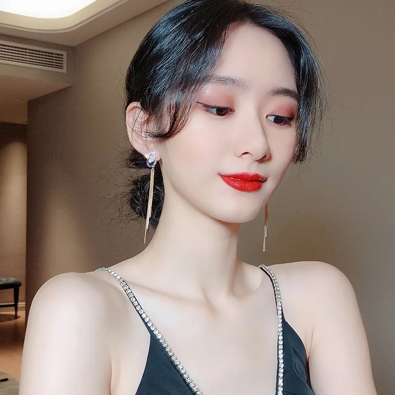 Diamond Hoop Interlocking Stud Earrings Fairy Temperament Fashion Earrings Korean Style Long Tassel Ear Studs Lady Jewelry Girls
Diamond Hoop Interlocking Stud Earrings Fairy Temperament Fashion Earrings Korean Style Long Tassel Ear Studs Lady Jewelry Girls