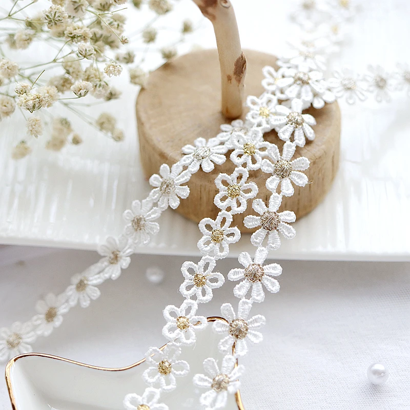 1.1/1.5CM Wide Gold Daisy Embroidery Lace Trim for Fringes Collar Party Dress Clothes Ribbon Fabric Sewing Accessories Materials 
1.1/1.5CM Wide Gold Daisy Embroidery Lace Trim for Fringes Collar Party Dress Clothes Ribbon Fabric Sewing Accessories Materials