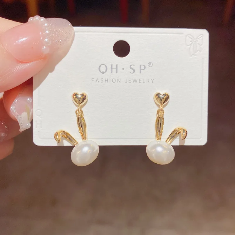 Pearl Rabbit Pendants Women Dangle Earrings Korean New Gold Color Heart Top Animal Drop Earrings for Ladies Unusual Earrings
Pearl Rabbit Pendants Women Dangle Earrings Korean New Gold Color Heart Top Animal Drop Earrings for Ladies Unusual Earrings