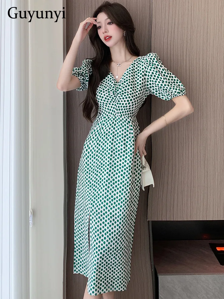 Elegant Bohemian Dress Green Polka Dot V-Neck Small Pleated Puff Sleeve High Waist Line Bottom hem Single Side Split Party Dress
Elegant Bohemian Dress Green Polka Dot V-Neck Small Pleated Puff Sleeve High Waist Line Bottom hem Single Side Split Party Dress