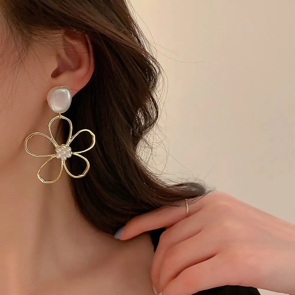 Korean Dangle Earrings Flower Sweet Earrings Solid Color Party Temperament Lady Women Jewelry Pearl Stud Earrings
Korean Dangle Earrings Flower Sweet Earrings Solid Color Party Temperament Lady Women Jewelry Pearl Stud Earrings