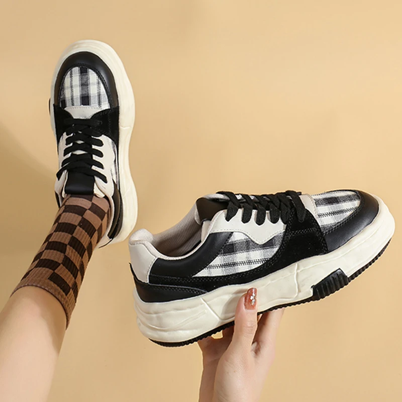 Designer Platform Flats Women Casual Sneakers Spring Summer Cozy Walking Runninng Shoes 2022 Sport Lace Up Fashion Women Shoes
Designer Platform Flats Women Casual Sneakers Spring Summer Cozy Walking Runninng Shoes 2022 Sport Lace Up Fashion Women Shoes