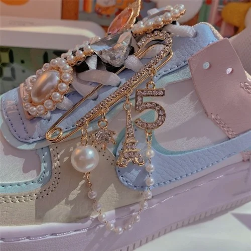 Горячая Распродажа DIY обувные тифты для Nike Air Force 1 Роскошные элегантные украшения для кроссовок модная обувь подвески дизайнерские бриллиан...
Горячая Распродажа DIY обувные тифты для Nike Air Force 1 Роскошные элегантные украшения для кроссовок модная обувь подвески дизайнерские бриллиан...