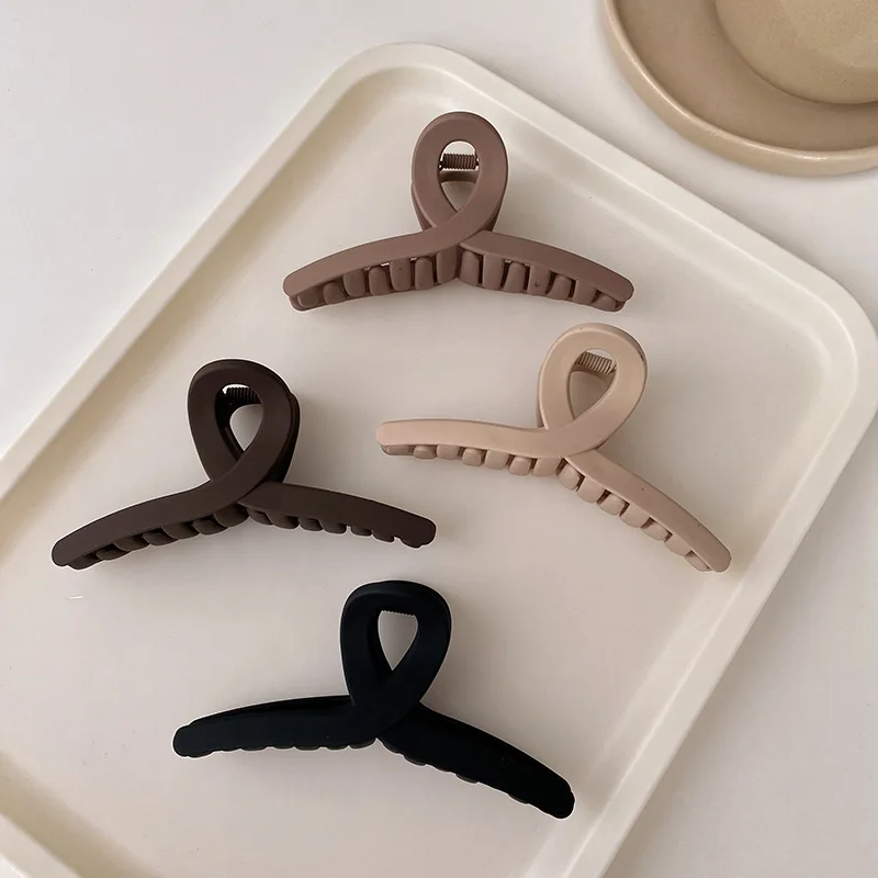 Korean Suede Cross Hair Claw Barrettes for Women Fashion Girl Out Claw Crab Bands Winter Hair Clip Headwear Hair Accessories
Korean Suede Cross Hair Claw Barrettes for Women Fashion Girl Out Claw Crab Bands Winter Hair Clip Headwear Hair Accessories
