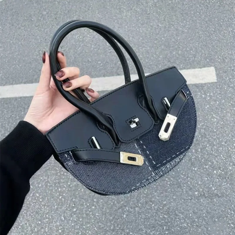 HAEX 2022 Fashion Handbags for Women New Trend Half Moon Chains Crossbody Shoulder Bolso Mujer Harajuku Korean Sac A Main Femme
HAEX 2022 Fashion Handbags for Women New Trend Half Moon Chains Crossbody Shoulder Bolso Mujer Harajuku Korean Sac A Main Femme