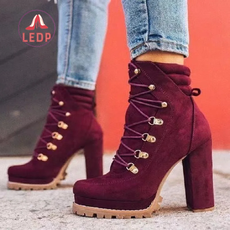 Solid Casual Platform Comfort Ankle Boots Bota De Inverno New Women's Boots Fashion Lace-up Rivets Chunky High Heels
Solid Casual Platform Comfort Ankle Boots Bota De Inverno New Women's Boots Fashion Lace-up Rivets Chunky High Heels