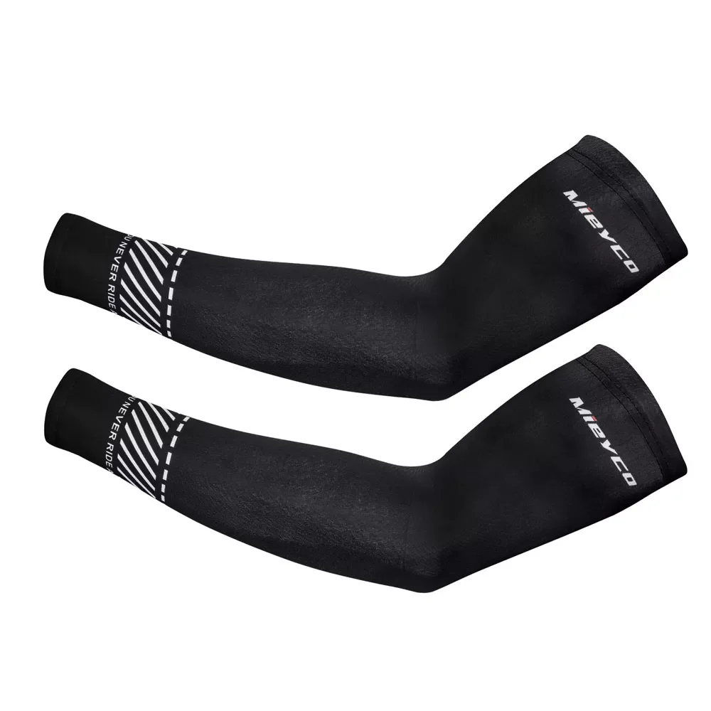 1 Pair Summer UV Sun Protection Arm Sleeves for Fishing Running Cycling Sports Riding Cooling Arm Warmers Sleeves Cover
1 Pair Summer UV Sun Protection Arm Sleeves for Fishing Running Cycling Sports Riding Cooling Arm Warmers Sleeves Cover