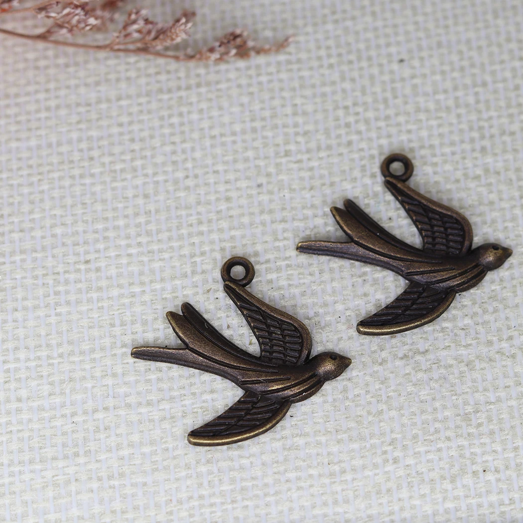 10pcs Flying Bird Swallows Charms Peace Dove Animal For Necklace Earring Jewelry Key Chains Making DIY Handmade Craft 29x28mm
10pcs Flying Bird Swallows Charms Peace Dove Animal For Necklace Earring Jewelry Key Chains Making DIY Handmade Craft 29x28mm
