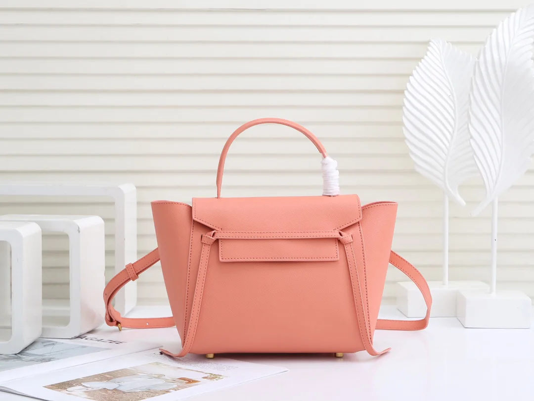 Women's Shoulder And Crossbody Bag Made From Selected High Quality Cowhide Leather
Women's Shoulder And Crossbody Bag Made From Selected High Quality Cowhide Leather