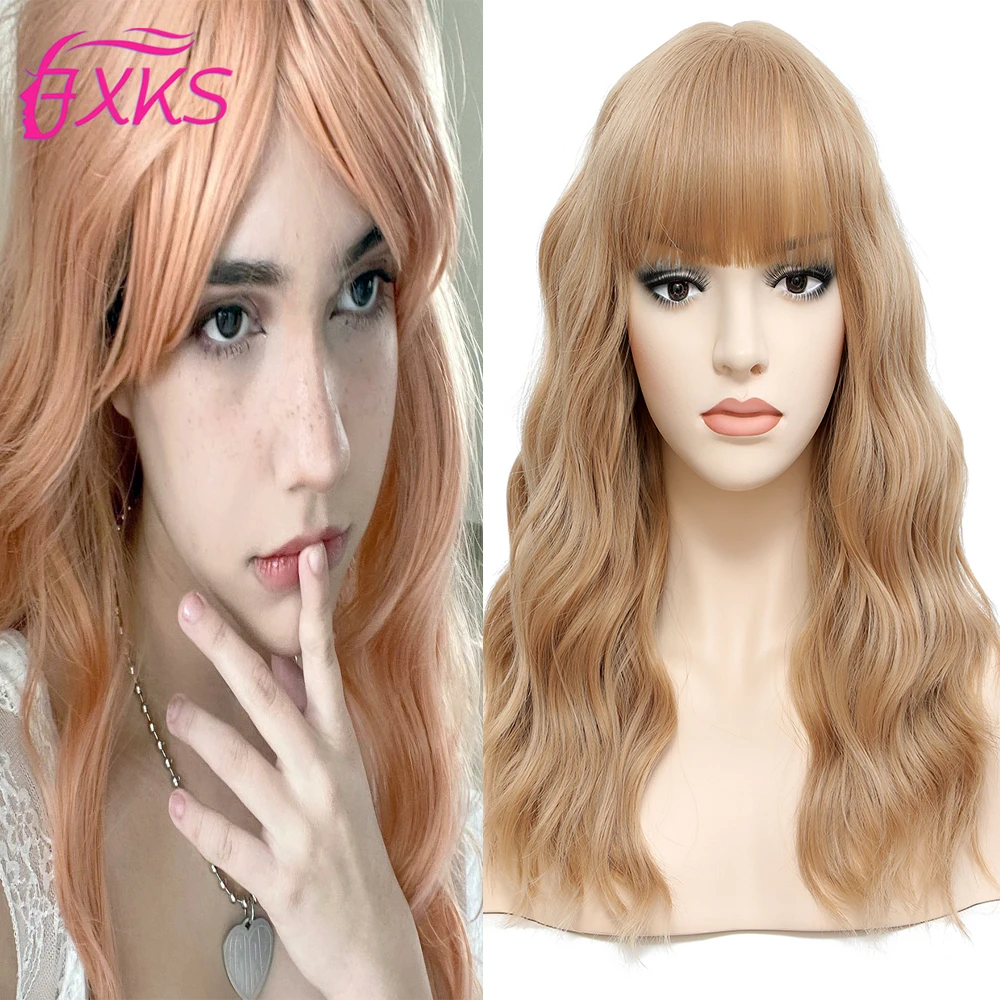 

Brown Color Body Wave Synthetic Wigs With Bangs Natural Black Blonde 613 Machine Made Wavy Hair Wigs For Women 18Inch 230G FXKS