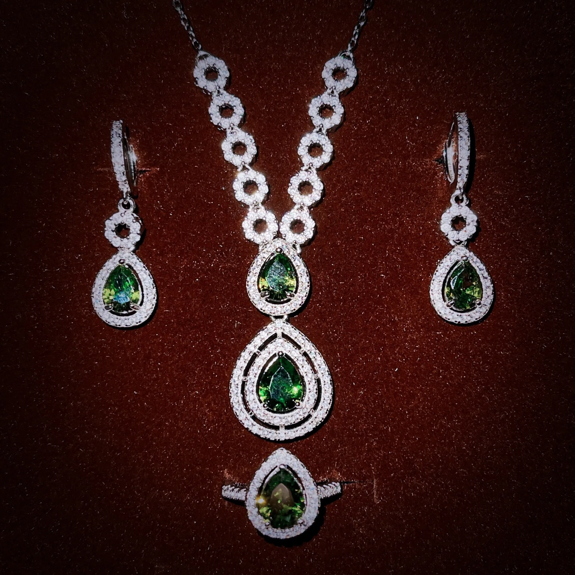 Luxury Sterling Silver Jewelry Sets For Women Olive Green Gemstone White Crystal Pendant Necklaces Rings Earrings Bridal Set
Luxury Sterling Silver Jewelry Sets For Women Olive Green Gemstone White Crystal Pendant Necklaces Rings Earrings Bridal Set