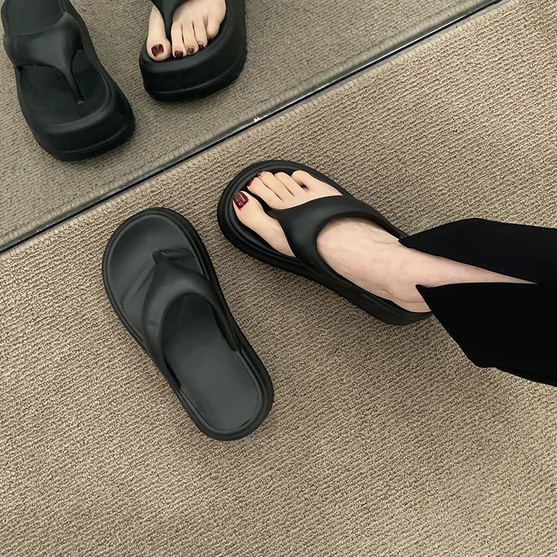 

Beach Shoes House Slippers Platform Slipers Women Luxury Slides Rubber Flip Flops Heeled Mules Sabot 2023 Flat Designer Hawaiian