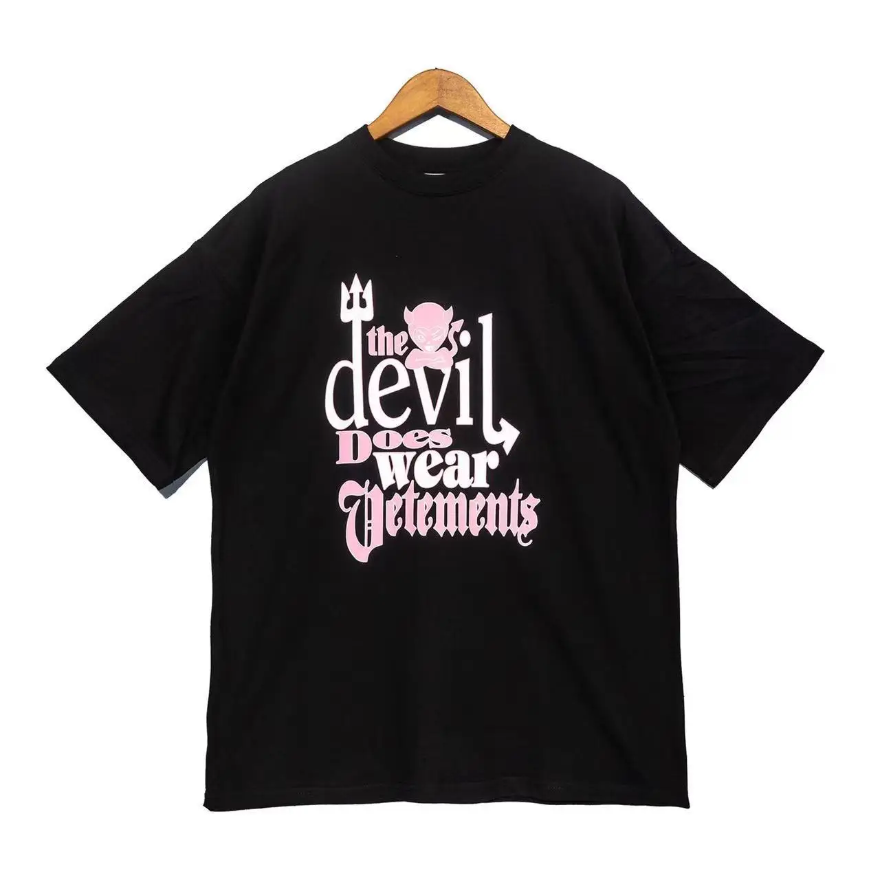 VETEMENTS T-Shirts Men Women Couple New VTM Funny Prank Print Oversized Tshirt Casual Streetwear Personality T-shirt Tshirts Top
VETEMENTS T-Shirts Men Women Couple New VTM Funny Prank Print Oversized Tshirt Casual Streetwear Personality T-shirt Tshirts Top