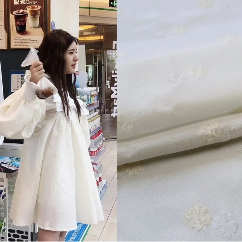Spring and summer thin white jacquard yarn-dyed fabric transparent jumpsuit bubble skirt fashion dark pattern clothing fabric
Spring and summer thin white jacquard yarn-dyed fabric transparent jumpsuit bubble skirt fashion dark pattern clothing fabric