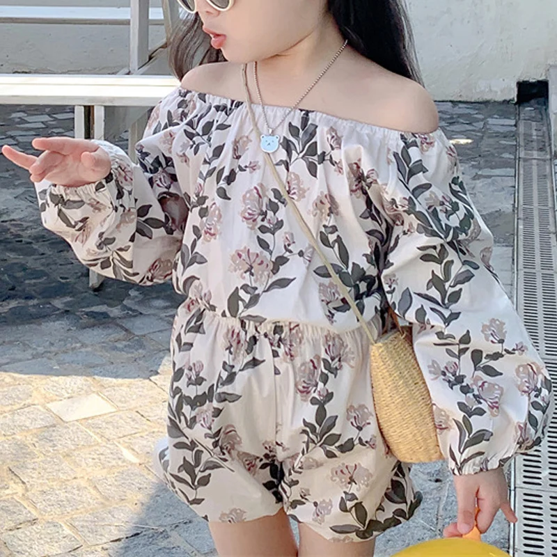 Spring Autumn Girls 2 Pcs Set Blouse + Shorts Kids Suits Children Clothes Fashion Vintage Floal Print Cotton 1-6Y
Spring Autumn Girls 2 Pcs Set Blouse + Shorts Kids Suits Children Clothes Fashion Vintage Floal Print Cotton 1-6Y