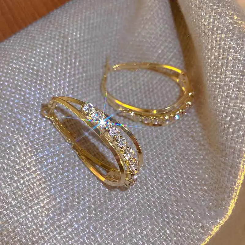 2023 New Design Irregular U-shaped Gold Color Hoop Earrings For Woman Korean Crystal Fashion Jewelry Unusual Accessories Girls
2023 New Design Irregular U-shaped Gold Color Hoop Earrings For Woman Korean Crystal Fashion Jewelry Unusual Accessories Girls