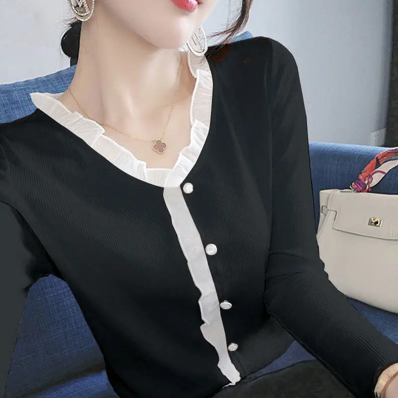 Autumn and Winter Women's Pullover Button V-NeckGauzePatchwork Solid Sweater Slim Fit Fashion Casual Commuter Long Sleeve Tops
Autumn and Winter Women's Pullover Button V-NeckGauzePatchwork Solid Sweater Slim Fit Fashion Casual Commuter Long Sleeve Tops