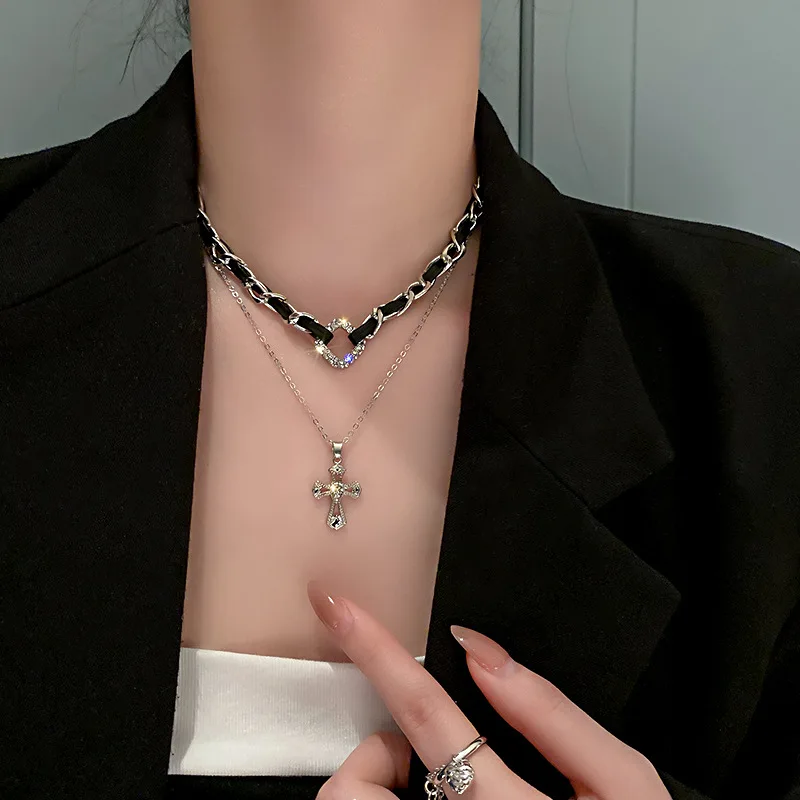 Korea Fashion Simple Retro Leather Inlaid Diamond Cross Double-layer Necklace For Women Temperament Exaggeration Jewelry Gifts
Korea Fashion Simple Retro Leather Inlaid Diamond Cross Double-layer Necklace For Women Temperament Exaggeration Jewelry Gifts
