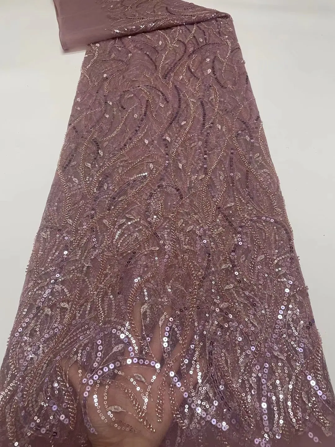 High Quality Nigerian Lace Fabric Embroidered French African Sequins Lace Fabric Weaving Design Onion Lace Fabric
High Quality Nigerian Lace Fabric Embroidered French African Sequins Lace Fabric Weaving Design Onion Lace Fabric