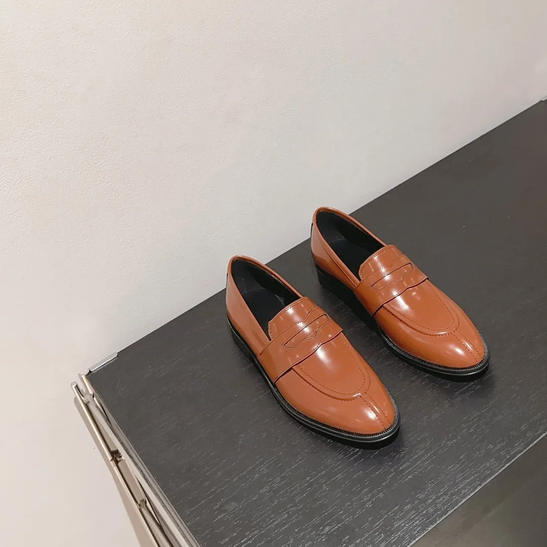 Hot-selling Hand-made Patent Leather Car Sewing Craft Office Girl Professional Essential 2cm High-heeled Women's Loafers
Hot-selling Hand-made Patent Leather Car Sewing Craft Office Girl Professional Essential 2cm High-heeled Women's Loafers