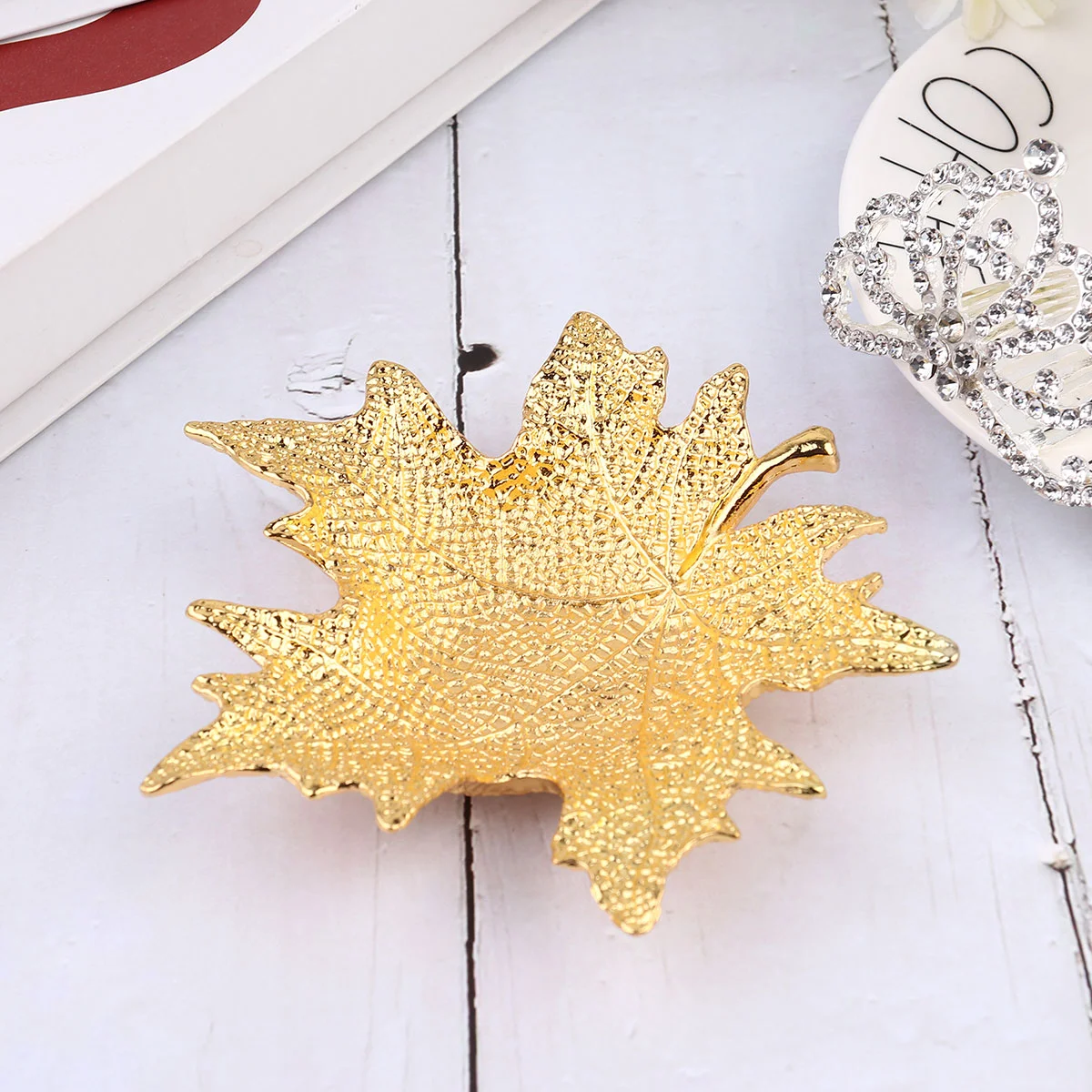 Tray Jewelry Dish Trinket Ring Stand Storage Holder Plate Gold Rings Display Leaf Vanity Necklace Rack Pin Shape Leaff Alloy
Tray Jewelry Dish Trinket Ring Stand Storage Holder Plate Gold Rings Display Leaf Vanity Necklace Rack Pin Shape Leaff Alloy