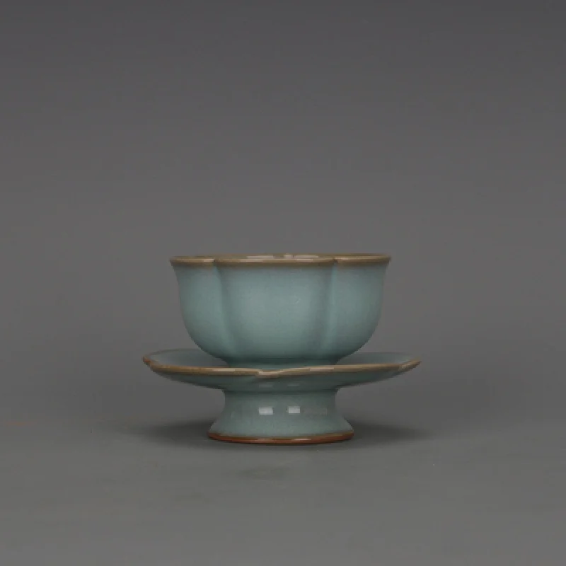 

Imitation Song Dynasty porcelain Ru kiln azure glaze split melon ridge lotus leaf mouth cup home decoration
