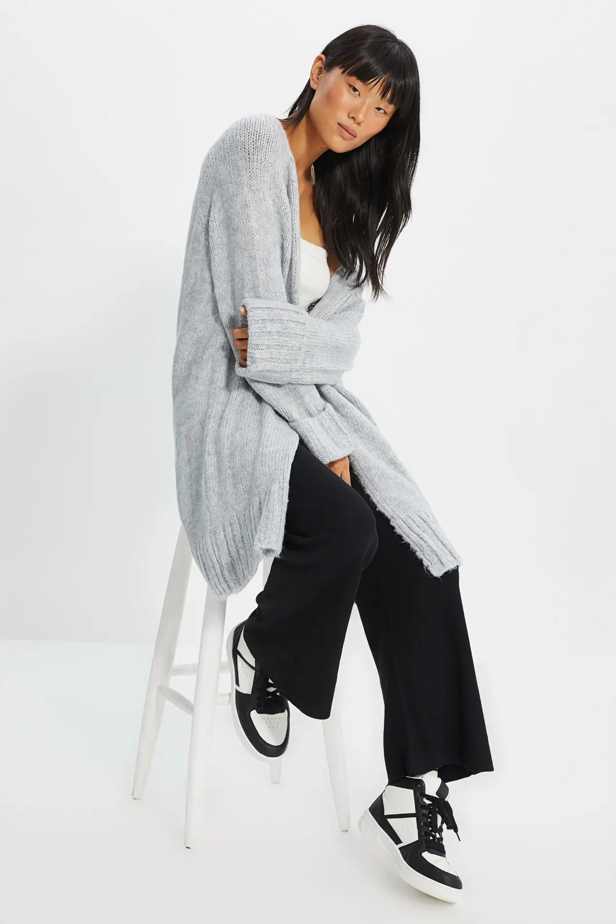 Women's Cardigan Gray sportswear Casual Knitted High Quality Fashion Cardigan Sweaters Loose Sweater Jumper
Women's Cardigan Gray sportswear Casual Knitted High Quality Fashion Cardigan Sweaters Loose Sweater Jumper