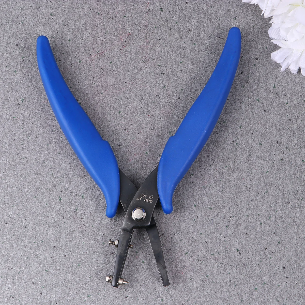 1Pc Jewelry Hole Punch Pliers Paper Punching Forceps Hole Punching Tool Round Hole Puncher Manual Crafts Hole Driller
1Pc Jewelry Hole Punch Pliers Paper Punching Forceps Hole Punching Tool Round Hole Puncher Manual Crafts Hole Driller