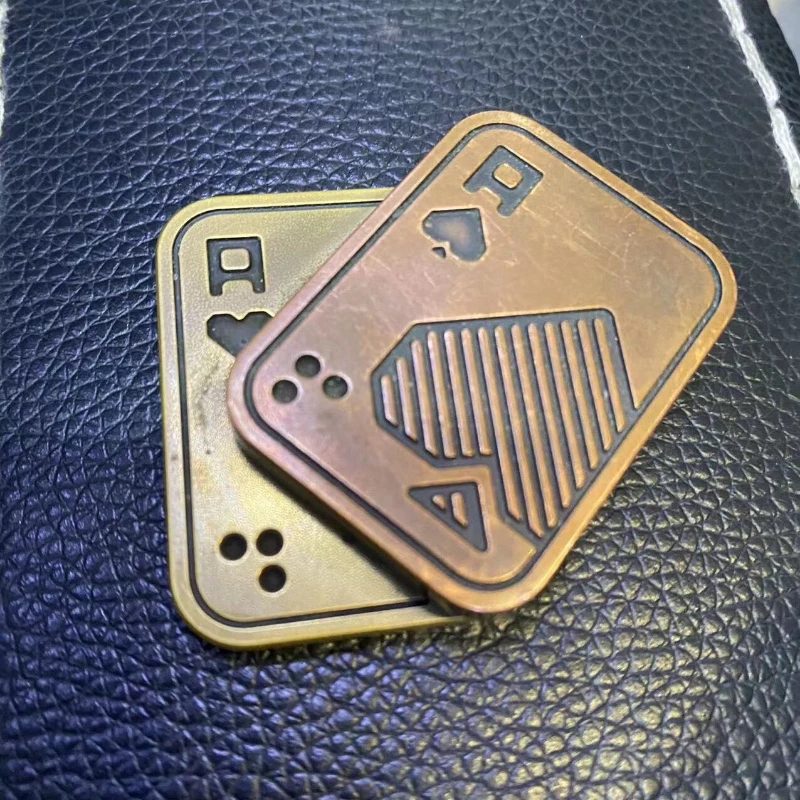 Бывшая в употреблении покерная машина для повседневного использования со старым кукуром марки AA Push красная медь латунный материал
Бывшая в употреблении покерная машина для повседневного использования со старым кукуром марки AA Push красная медь латунный материал