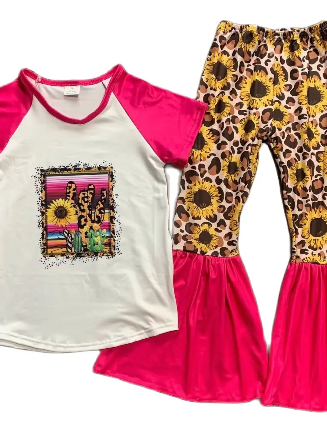 Sunflower Pattern Printing Cute Summer Girl Milk Silk Short-Sleeved Top Flared Pants Suit 
Sunflower Pattern Printing Cute Summer Girl Milk Silk Short-Sleeved Top Flared Pants Suit