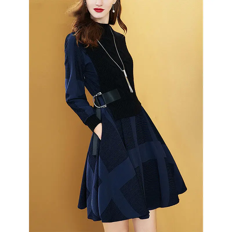 French Knitting Dress Female Spring Autumn New Style Stitching Fake Two-piece Sweater Dress Half High Collar A Line Dresses K390
French Knitting Dress Female Spring Autumn New Style Stitching Fake Two-piece Sweater Dress Half High Collar A Line Dresses K390