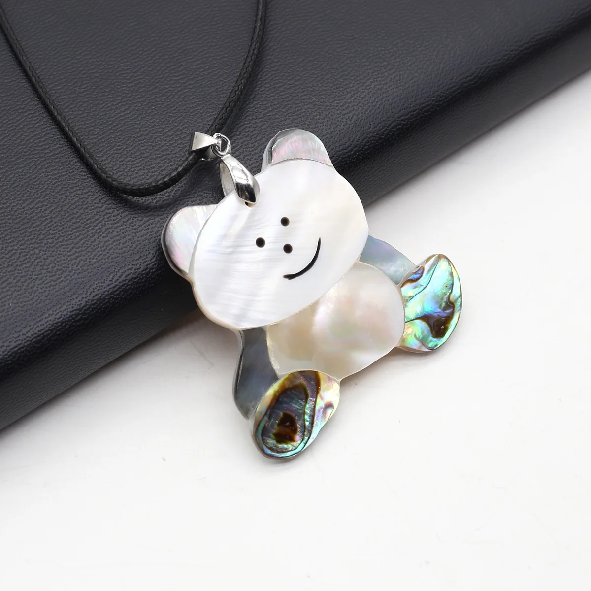 Fine Natural Mother of pearl Shell Pendant Necklace Reiki Heal Bear Shape High Quality for Women Necklace Jewelry Gifts
Fine Natural Mother of pearl Shell Pendant Necklace Reiki Heal Bear Shape High Quality for Women Necklace Jewelry Gifts