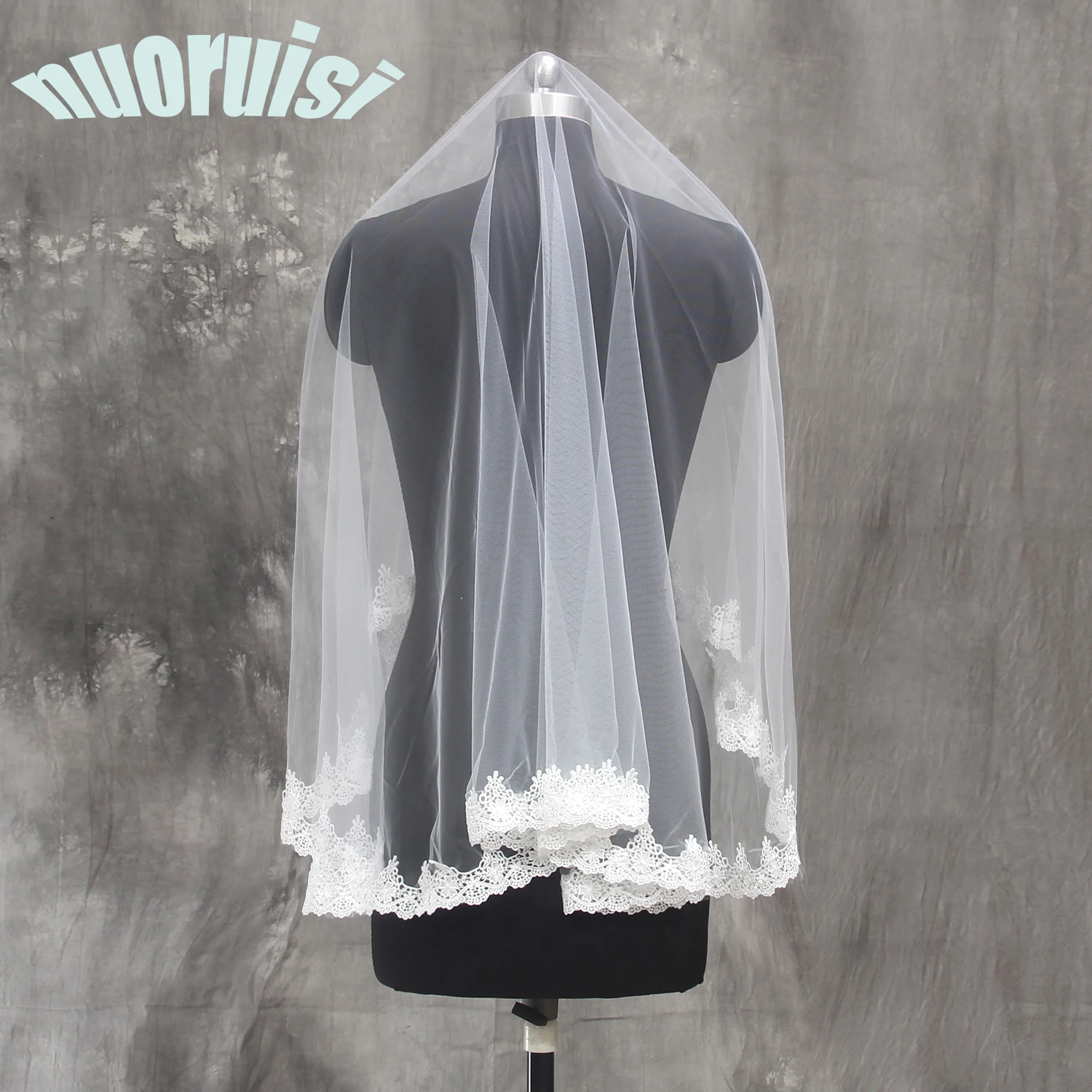 Simple Short Tulle Wedding Veils One Layer White Ivory Lace Edge Bridal Blusher Veil for Bride for Marriage Wedding Accessories
Simple Short Tulle Wedding Veils One Layer White Ivory Lace Edge Bridal Blusher Veil for Bride for Marriage Wedding Accessories