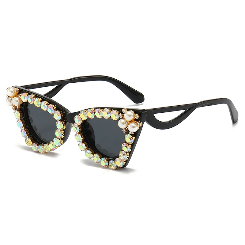 Unique Irregular Cat Eye Rhinestone Pearl Sunglasses Women Crystal Diamond Decoration Sunnies Ladies Gradient Lens Sun Glasses
Unique Irregular Cat Eye Rhinestone Pearl Sunglasses Women Crystal Diamond Decoration Sunnies Ladies Gradient Lens Sun Glasses