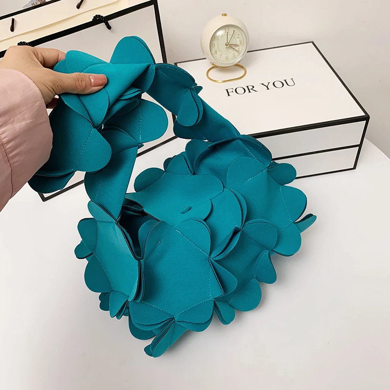 Designer Three Dimensional Petal Bag Women's Armpit Shoulder Bag Luxury Square Bag Sweet Cool Handbag and Purse Female Tote Bags
Designer Three Dimensional Petal Bag Women's Armpit Shoulder Bag Luxury Square Bag Sweet Cool Handbag and Purse Female Tote Bags