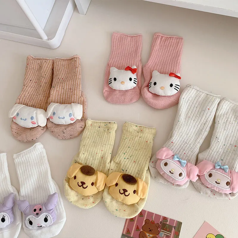Новые милые детские носки Sanrio HelloKitty Kuromi Mymelody аниме Мультяшные куклы детские свободные носки среднего размера для пола подарок на день рождения
Новые милые детские носки Sanrio HelloKitty Kuromi Mymelody аниме Мультяшные куклы детские свободные носки среднего размера для пола подарок на день рождения