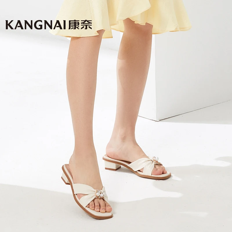Kangnai Outdoor Slippers Women Summer Sheepskin Low Heels Pump Slides Fashion Female Modern Shoes
Kangnai Outdoor Slippers Women Summer Sheepskin Low Heels Pump Slides Fashion Female Modern Shoes