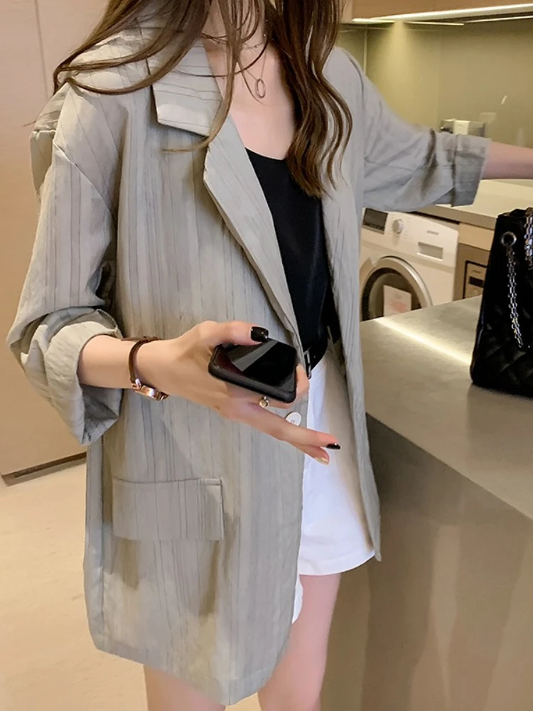 Blazer Women Single Breasted Long Sleeve Unlined Pocket Solid Color New Coats Women Clothing Fashion Leisure Office Lady Jacket
Blazer Women Single Breasted Long Sleeve Unlined Pocket Solid Color New Coats Women Clothing Fashion Leisure Office Lady Jacket