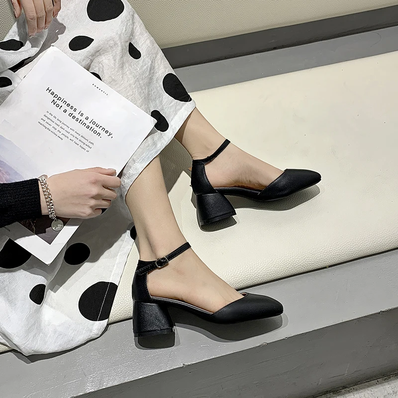 2021 New Spring Single Shoes Women's Thick-heeled Medium-heeled Shoes Square Toe Hollow One-word Buckle High-heeled Toe Sandals
2021 New Spring Single Shoes Women's Thick-heeled Medium-heeled Shoes Square Toe Hollow One-word Buckle High-heeled Toe Sandals
