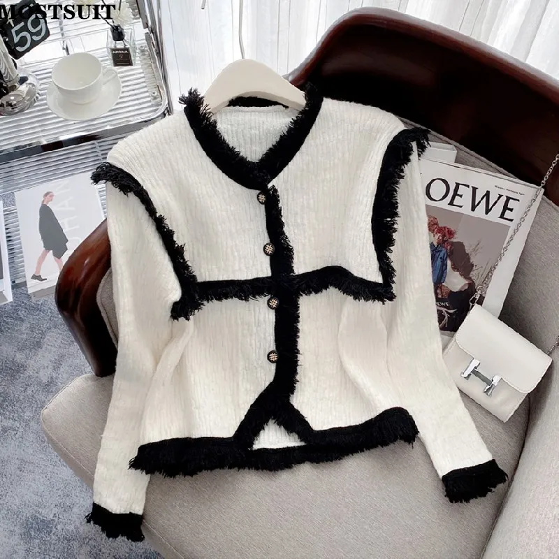 Vintage Elegant Tassels Knitted Cardigan Coat Women Long Sleeve Single-breasted Ladies Sweater Top Korean Fashion Ladies Jacket
Vintage Elegant Tassels Knitted Cardigan Coat Women Long Sleeve Single-breasted Ladies Sweater Top Korean Fashion Ladies Jacket