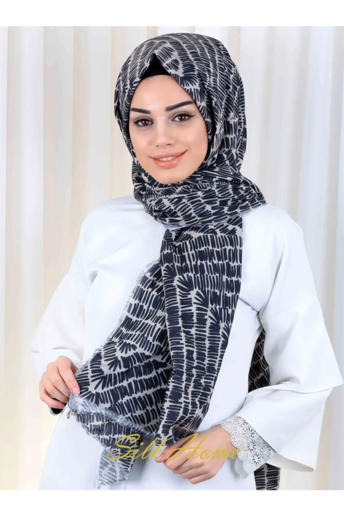 Women's Long Voile Warm Winter Color Shawl Ladies High Quality Scarf Soft cotton shawl 
Women's Long Voile Warm Winter Color Shawl Ladies High Quality Scarf Soft cotton shawl