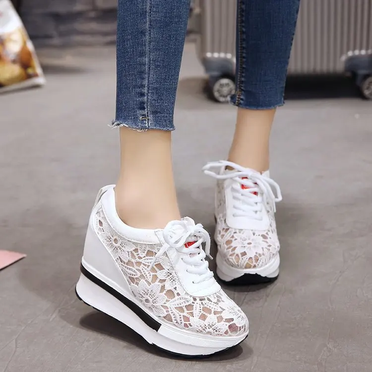 Hot Sales 2022 Summer New Lace Breathable Sneakers Women Shoes Comfortable Casual Woman Platform Wedge Shoes
Hot Sales 2022 Summer New Lace Breathable Sneakers Women Shoes Comfortable Casual Woman Platform Wedge Shoes