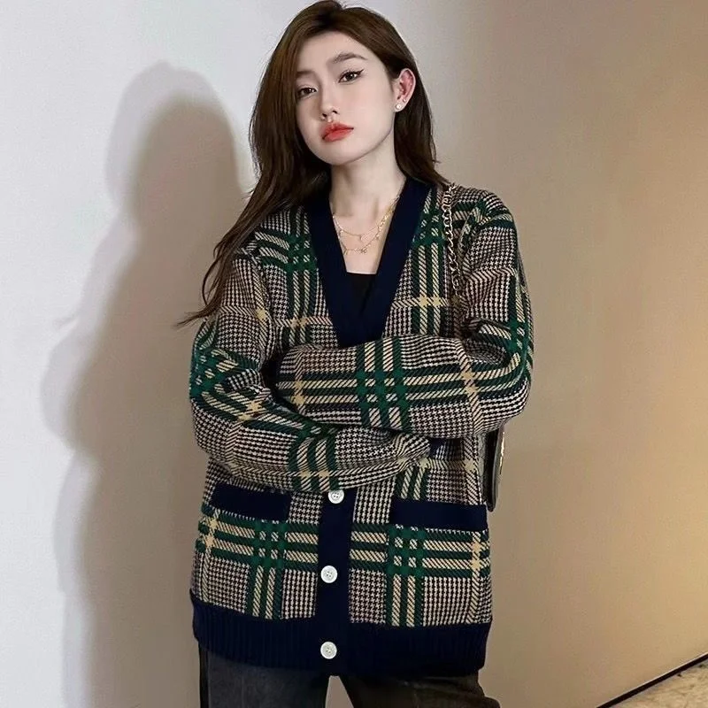 Autumn Winter 2023 Women's Sweaters Original Vintage Loose V-neck Plaid Knitted Cardigan Korean Women Ladies Warm Coat
Autumn Winter 2023 Women's Sweaters Original Vintage Loose V-neck Plaid Knitted Cardigan Korean Women Ladies Warm Coat