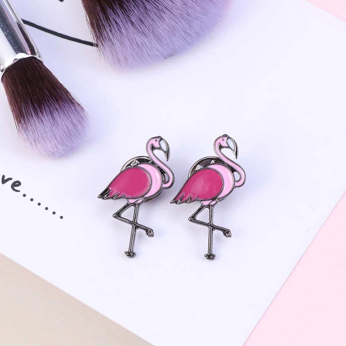 

Brooch Flamingo Pin Brooches Women Enamel Pins Cartoon Large Lapel Bird Collar Badges Alloy Birds Corsage Stick Animal Clips