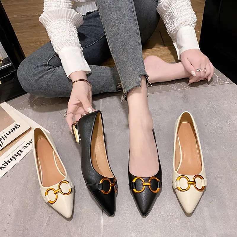 Black Horsebit Shallow Mouth Women Shoes Retro French Low-heeled Ladies Shoes Flat Heel Shoes Solid Color Female Flats 2023 New 
Black Horsebit Shallow Mouth Women Shoes Retro French Low-heeled Ladies Shoes Flat Heel Shoes Solid Color Female Flats 2023 New
