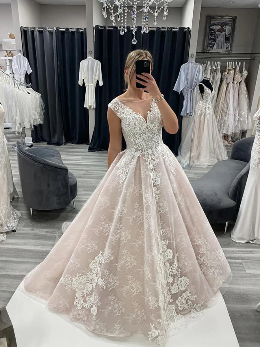 Miaoduo Unique Wedding Dresses Puffy Lace Beaded Bride Dress Backless V-neck Woman Gowns 2022 vestido de noiva
Miaoduo Unique Wedding Dresses Puffy Lace Beaded Bride Dress Backless V-neck Woman Gowns 2022 vestido de noiva