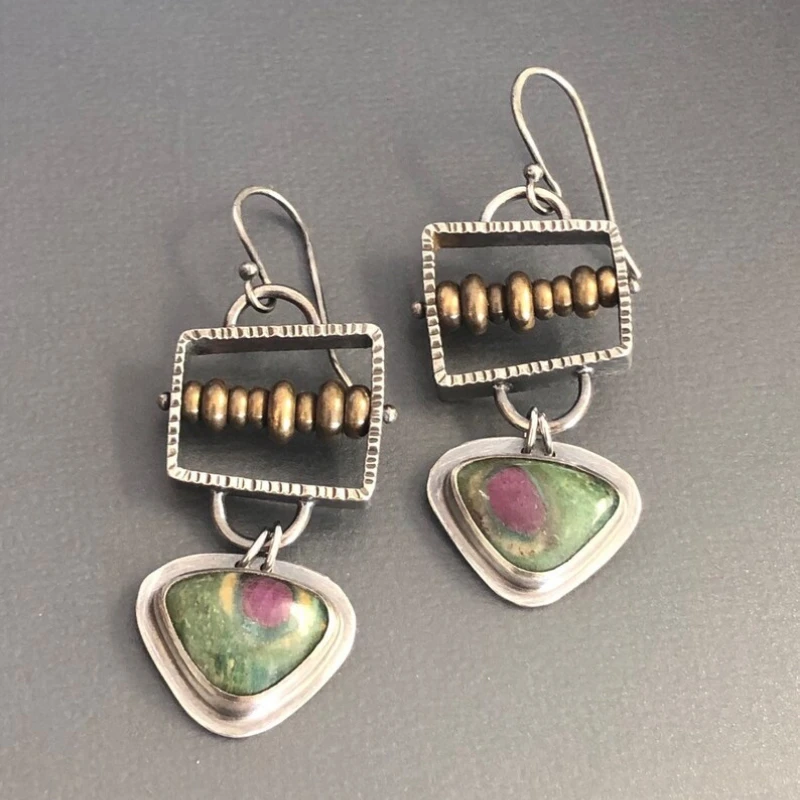 Creative and Personalized New Irregular Vintage Two Color Earrings Give Women Ethnic Style Jewelry Accessories Anniversary Gift
Creative and Personalized New Irregular Vintage Two Color Earrings Give Women Ethnic Style Jewelry Accessories Anniversary Gift