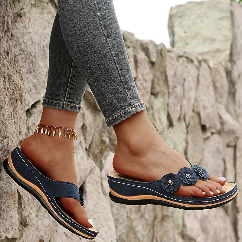 Woman Slippers 2022 Summer Flower Women Vintage Flip Flop Ladies Wedges Comfortable Casual Shoes Female Sewing
Woman Slippers 2022 Summer Flower Women Vintage Flip Flop Ladies Wedges Comfortable Casual Shoes Female Sewing