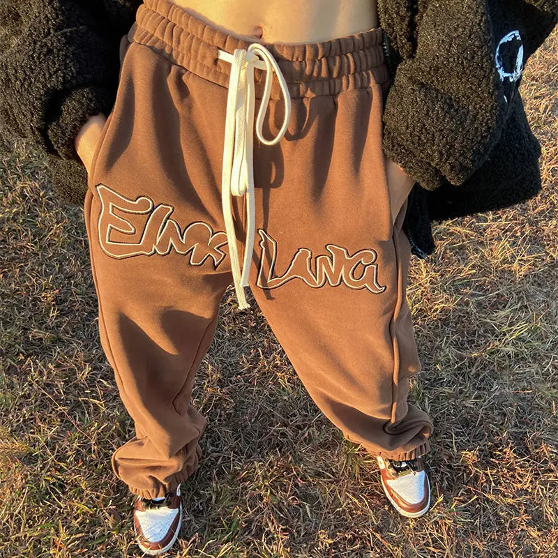 Y2K retro autumn British embroidered casual pants men and women American hip-hop tide brand straight pants loose sports pants
Y2K retro autumn British embroidered casual pants men and women American hip-hop tide brand straight pants loose sports pants