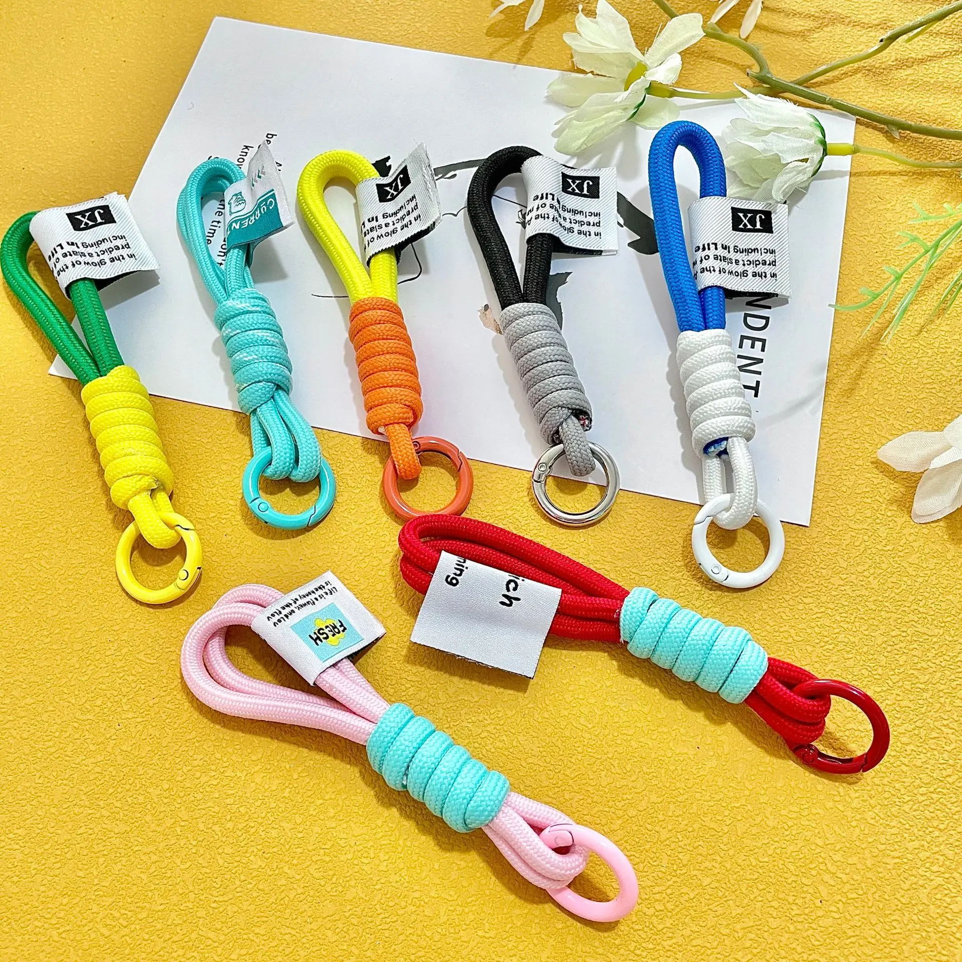 Creative mobile phone lanyard key chain simple short mobile phone case universal color matching lanyard car key ring pendant
Creative mobile phone lanyard key chain simple short mobile phone case universal color matching lanyard car key ring pendant